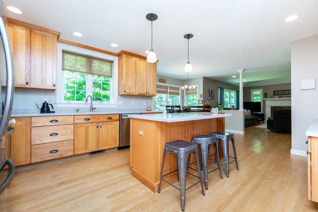 7 Linda Lane, Merrimack, NH 03054