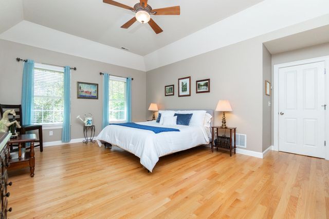 7 Linda Lane, Merrimack, NH 03054