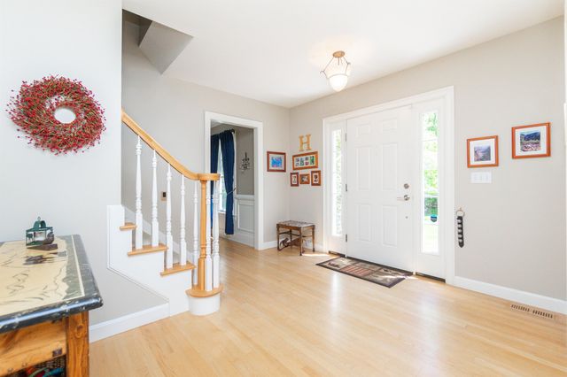 7 Linda Lane, Merrimack, NH 03054