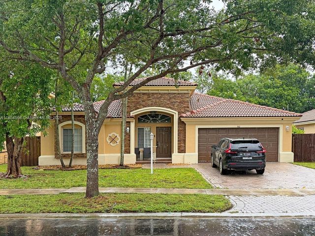 961 NE 36th Ave, Homestead, FL 33033