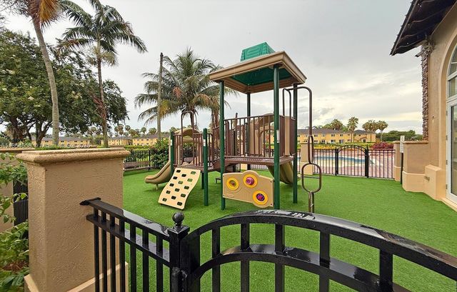 961 NE 36th Ave, Homestead, FL 33033