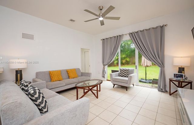 961 NE 36th Ave, Homestead, FL 33033