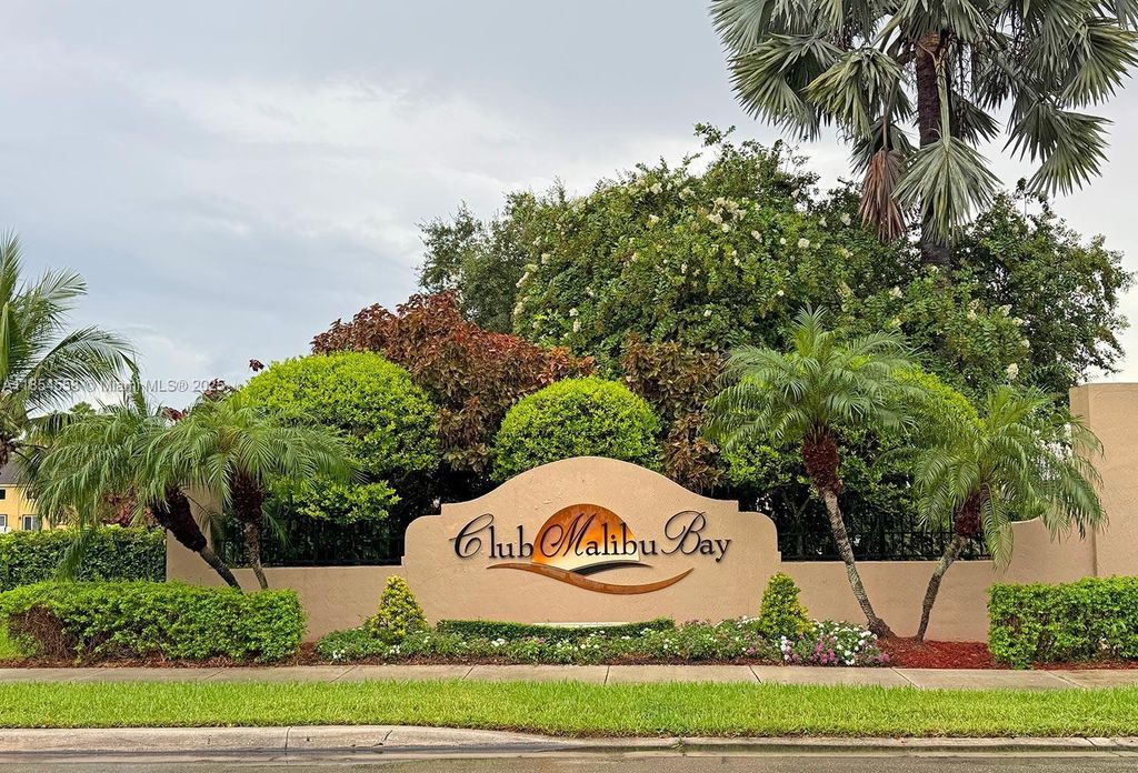 961 NE 36th Ave, Homestead, FL 33033