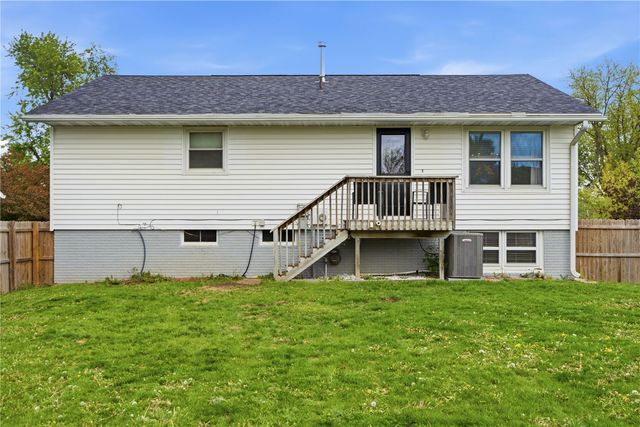 126 Cherry Hill Rd SW, Cedar Rapids, IA 52404