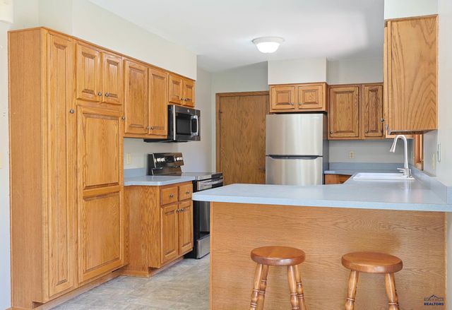 3209 TOMAHAWK DR, Rapid City, SD 57702