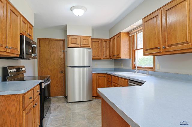 3209 TOMAHAWK DR, Rapid City, SD 57702