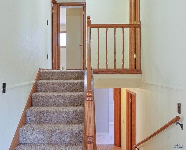 3209 TOMAHAWK DR, Rapid City, SD 57702