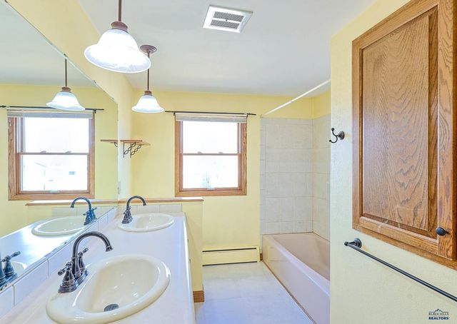 3209 TOMAHAWK DR, Rapid City, SD 57702