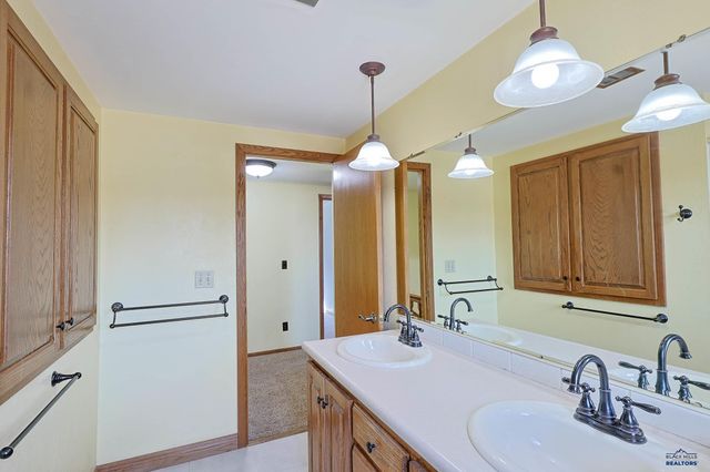 3209 TOMAHAWK DR, Rapid City, SD 57702