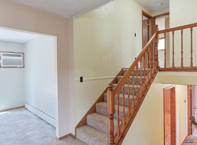 3209 TOMAHAWK DR, Rapid City, SD 57702