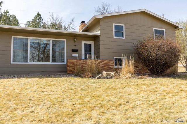 3209 TOMAHAWK DR, Rapid City, SD 57702
