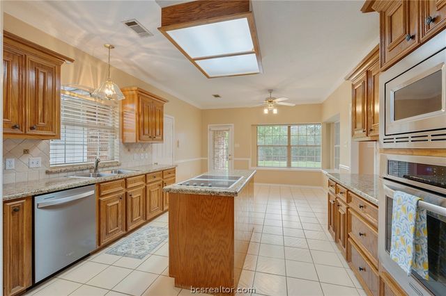 4609 Bogey, College Station, TX 77845