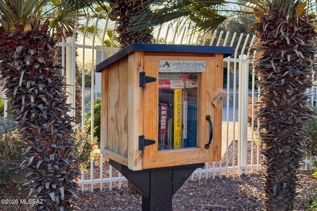 7767 W Bodie Road, Tucson, AZ 85743