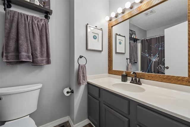 4800 Bel Aire Road, Des Moines, IA 50310
