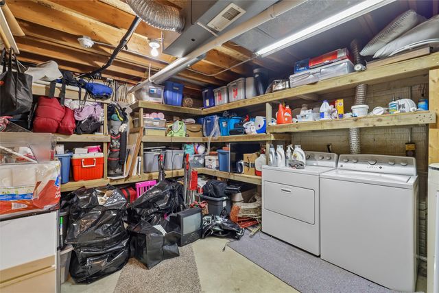 4800 Bel Aire Road, Des Moines, IA 50310