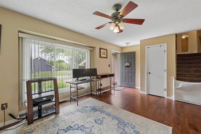 4800 Bel Aire Road, Des Moines, IA 50310