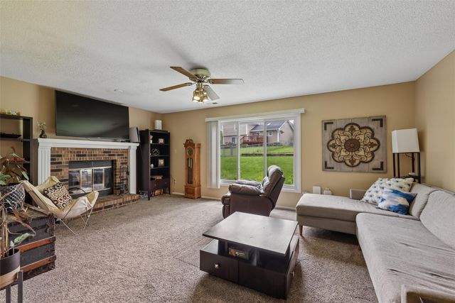 4800 Bel Aire Road, Des Moines, IA 50310