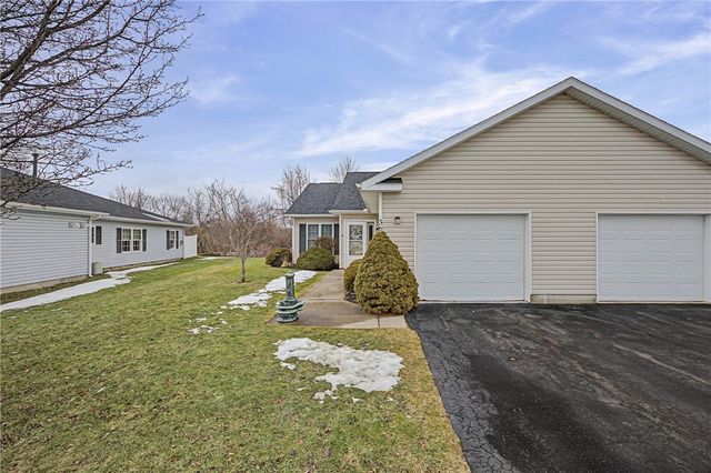 364 Walker Drive, Canandaigua City, NY 14424