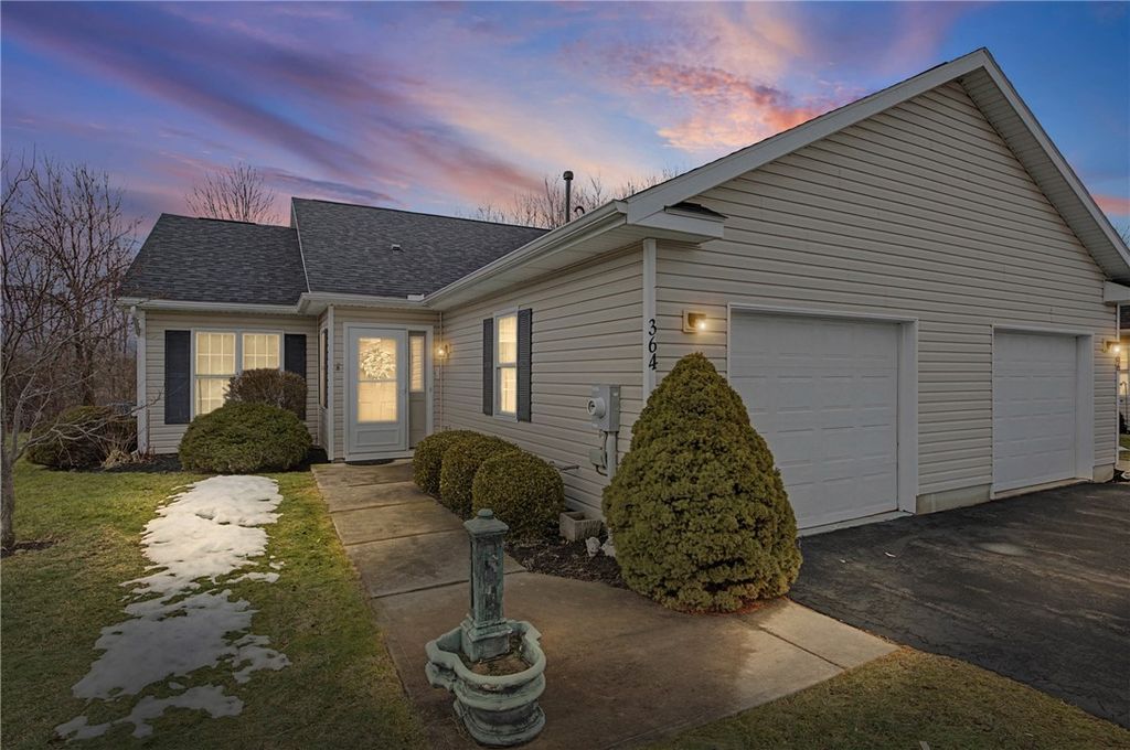 364 Walker Drive, Canandaigua City, NY 14424