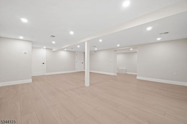 131 Winslow Ter, Glen Rock Boro, NJ 07452