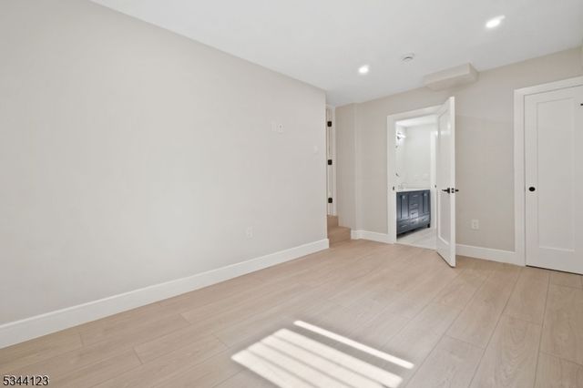 131 Winslow Ter, Glen Rock Boro, NJ 07452