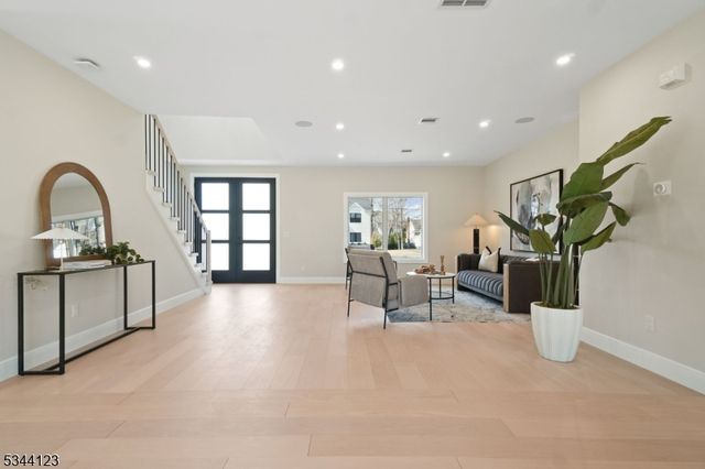 131 Winslow Ter, Glen Rock Boro, NJ 07452