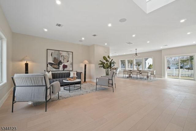 131 Winslow Ter, Glen Rock Boro, NJ 07452