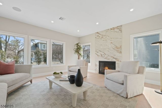 131 Winslow Ter, Glen Rock Boro, NJ 07452