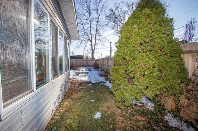 536 Riviera Road, Valparaiso, IN 46385