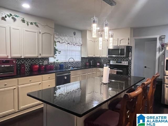 120 MIDFIELD AVENUE, Hueytown, AL 35023
