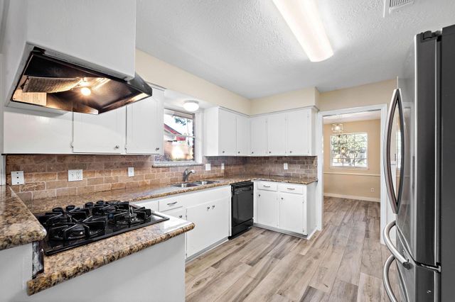 1115 Cottage Oak Lane, Houston, TX 77091