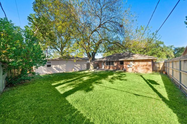 1115 Cottage Oak Lane, Houston, TX 77091