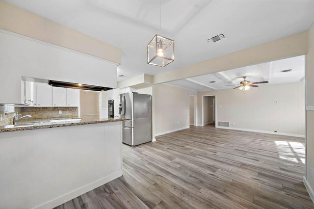 1115 Cottage Oak Lane, Houston, TX 77091