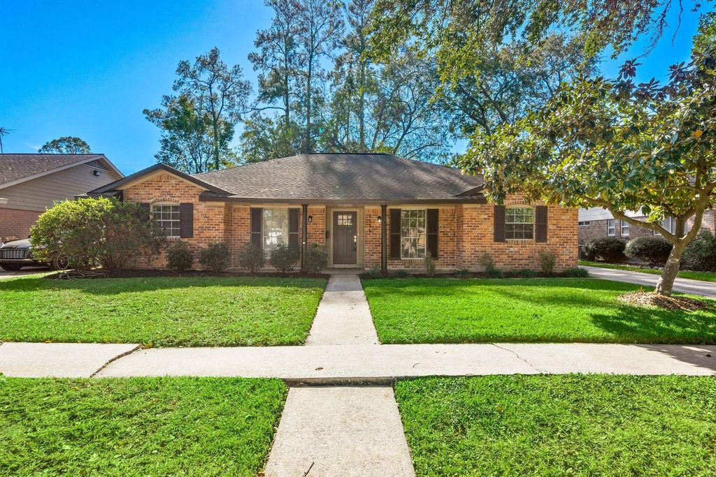 1115 Cottage Oak Lane, Houston, TX 77091