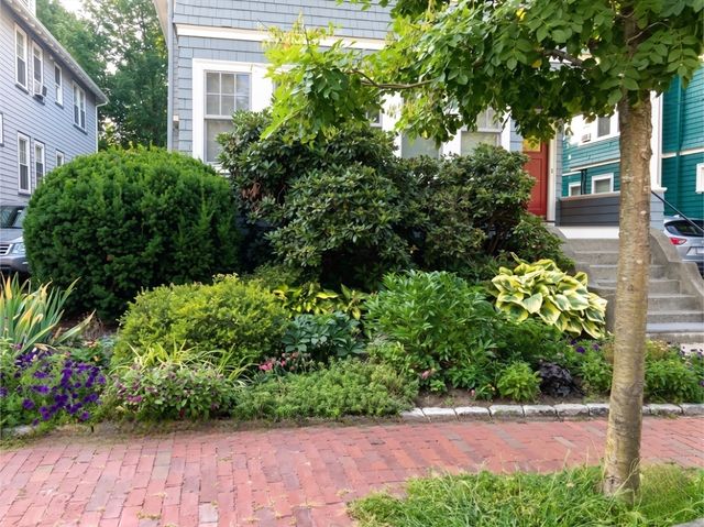 43 Lee St 1, Cambridge, MA 02139