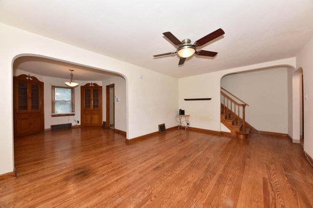 3724 N 49th STREET, Milwaukee, WI 53216