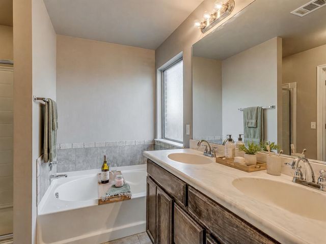 1109 SW 160th Court, Moore, OK 73170