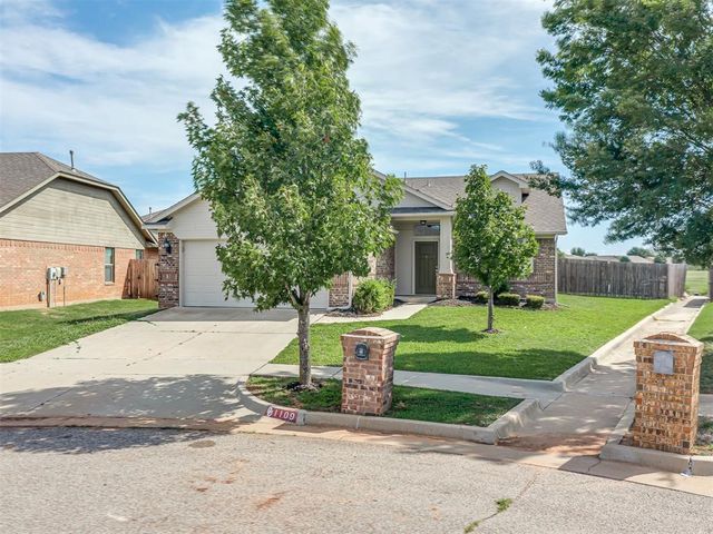 1109 SW 160th Court, Moore, OK 73170
