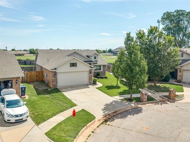 1109 SW 160th Court, Moore, OK 73170
