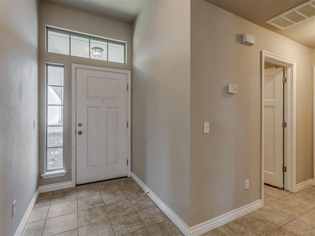 1109 SW 160th Court, Moore, OK 73170