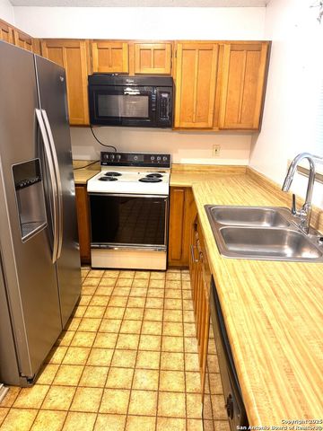 11434 Blue Mesa Dr, San Antonio, TX 78245