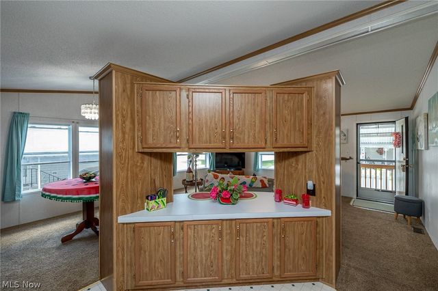 10 Cherry Lane, Olmsted Twp, OH 44138