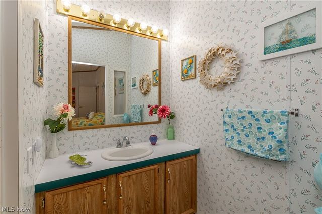 10 Cherry Lane, Olmsted Twp, OH 44138
