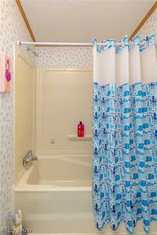 10 Cherry Lane, Olmsted Twp, OH 44138