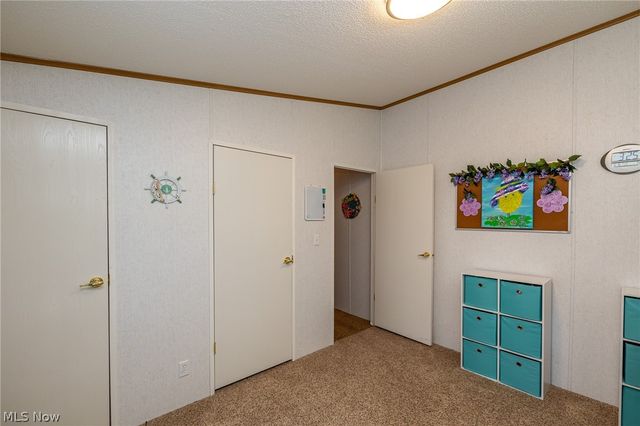 10 Cherry Lane, Olmsted Twp, OH 44138