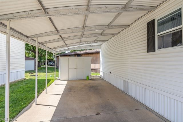 10 Cherry Lane, Olmsted Twp, OH 44138