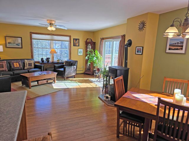 313 South Pine Banks Road, Putney, VT 05346