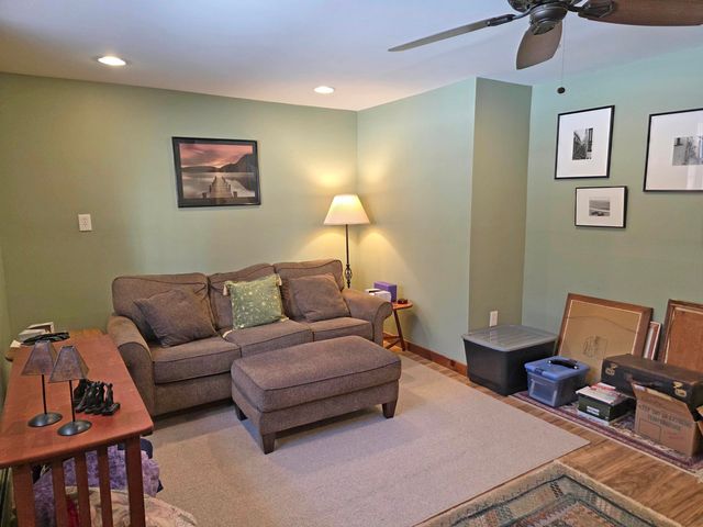 313 South Pine Banks Road, Putney, VT 05346