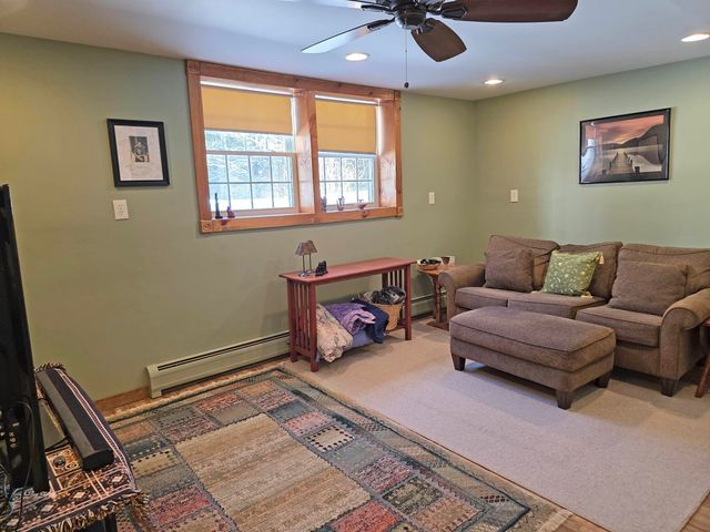 313 South Pine Banks Road, Putney, VT 05346