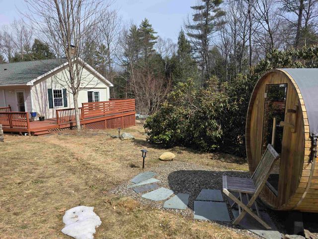 313 South Pine Banks Road, Putney, VT 05346